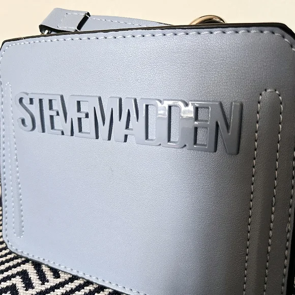 COPY - Steve Madden Blue Crossbody Bag - Picture 4 of 11